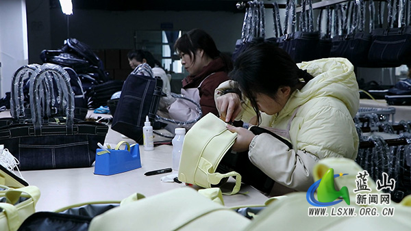 （新春走基层）我县制造业年关生产忙 全力冲刺 “开门红”2.jpg