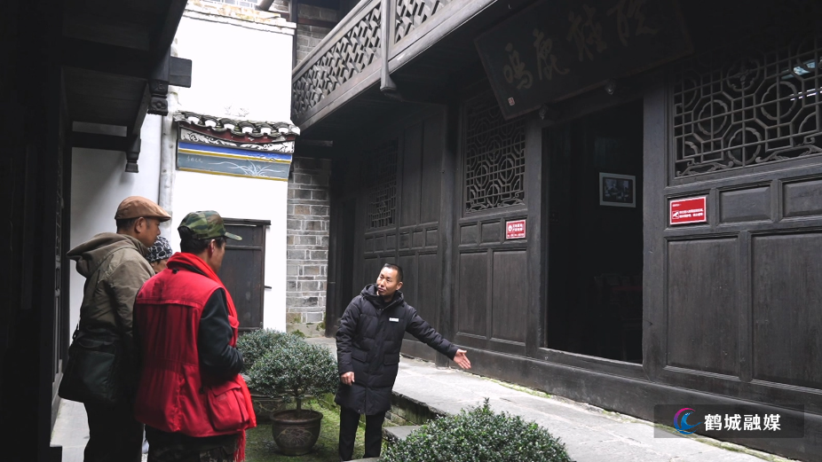 踏寻红色足迹 凝聚奋进力量 社会各界深切缅怀粟裕同志.mp4_20260211_163844.118.jpg