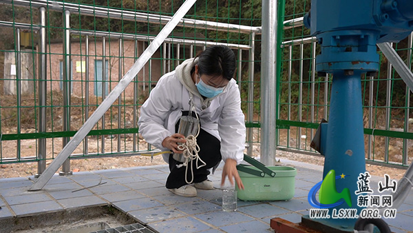 （新春走基层）县自来水公司：坚守岗位保供水 春节服务“不打烊”1.jpg