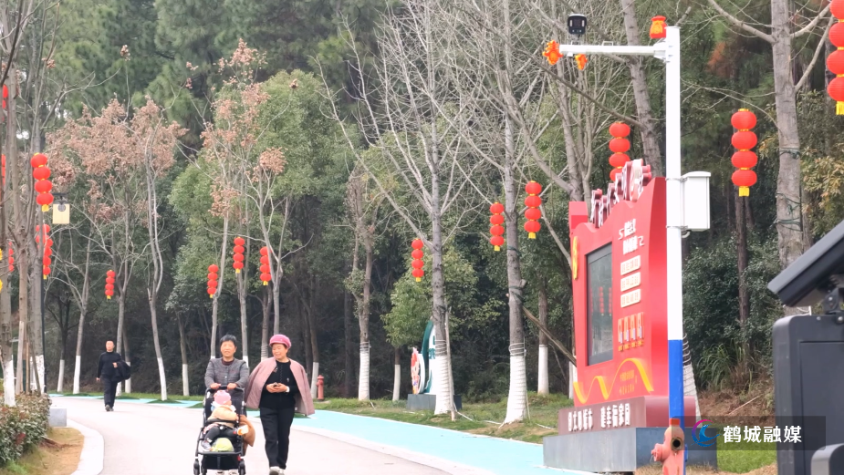 红灯笼映福地 繁花迎新春 怀化城区盛装上线年味满格.mp4_20260213_163935.631.jpg 红灯笼映福地 繁花迎新春 怀化城区盛装上线年味满格.mp4_20260213_163935.631.jpg