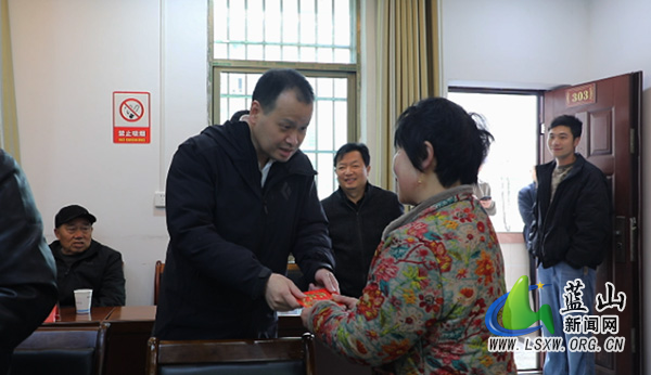 曾艺开展春节走访慰问送温暖活动.jpg