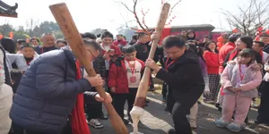 湖南新宁：崀山寻年味 民俗闹新春