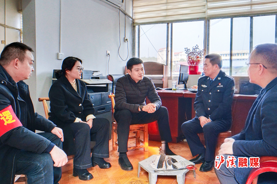 贺立 新春走访18日修改.jpg 贺立 新春走访18日修改.jpg