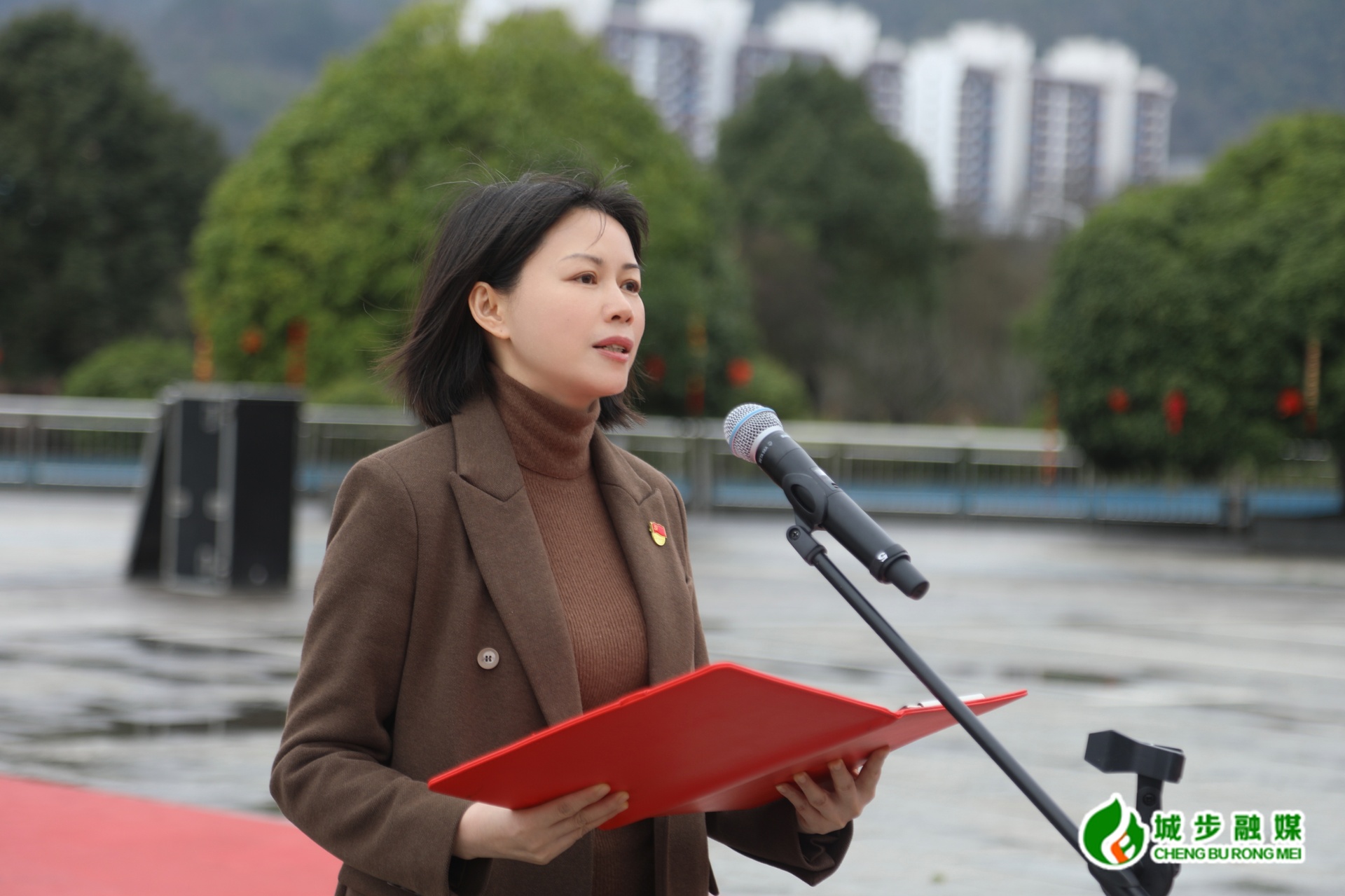 城步举行2026年新春升旗仪式 吹响新年奋进号角(图2)