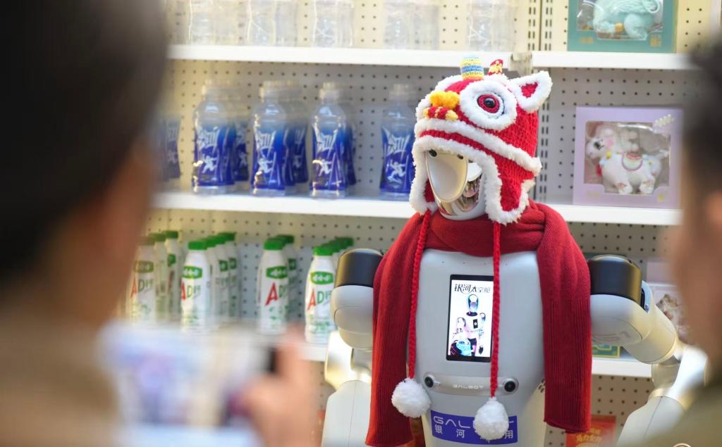 马年春节假日盘点·科技篇丨融入传统年俗 加快应用落地——机器人点燃新春新体验