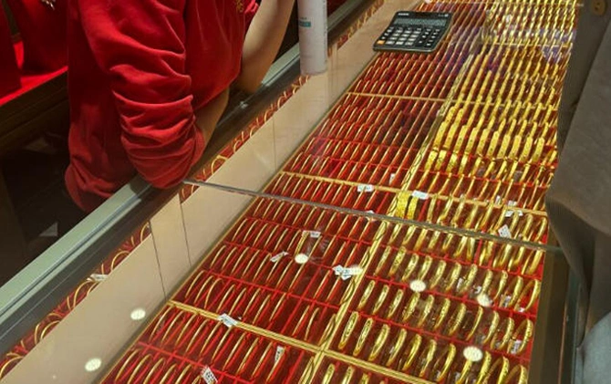 多家金店宣布近期将涨价，买还是等？