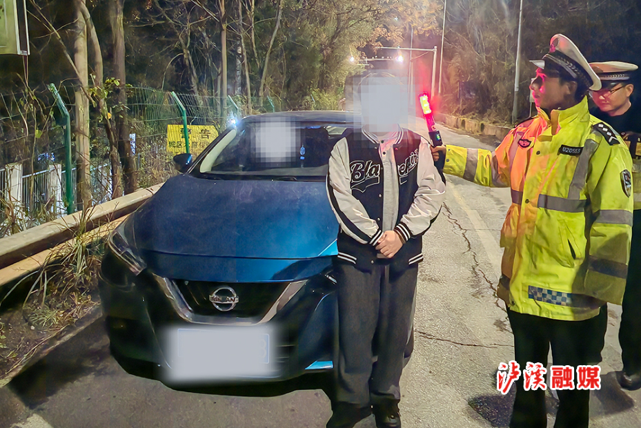 交警夜查2.28 (1).jpg 交警夜查2.28 (1).jpg