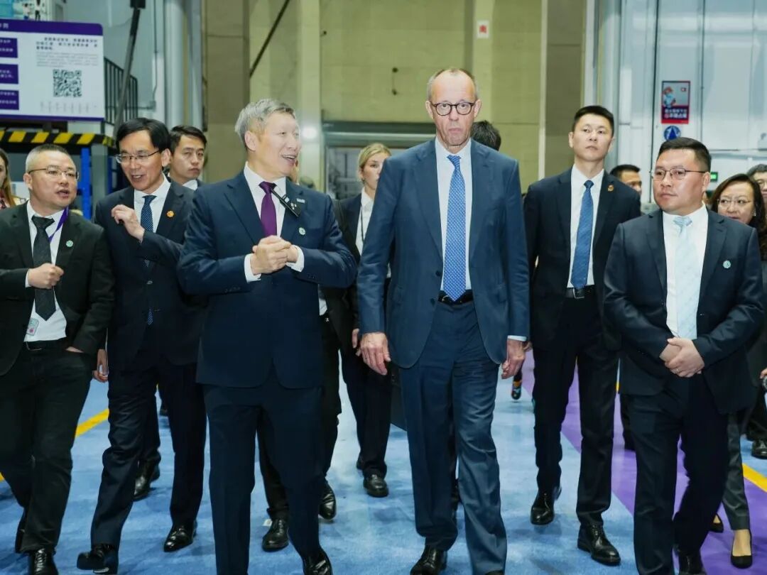 2027031467426500608.webp 图片