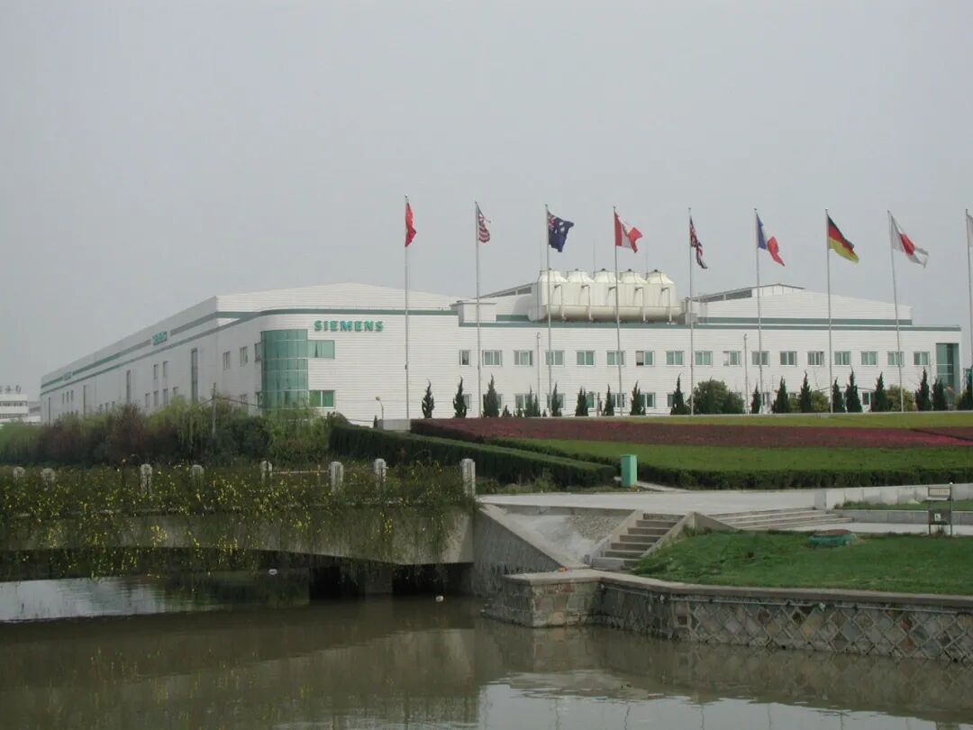 2027031467271311360.webp 图片