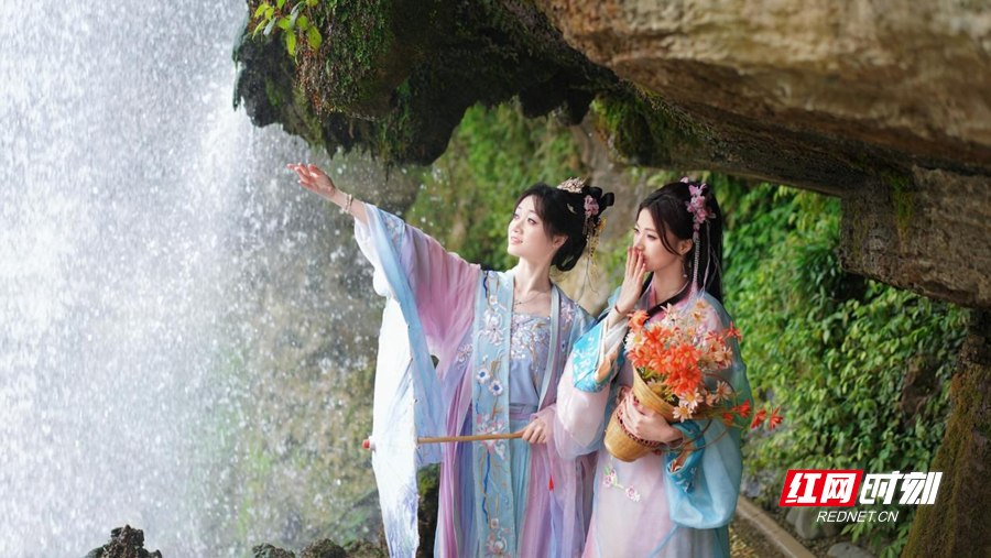 3月有“花”招！湘西芙蓉镇“毕兹卡的花神节”来了