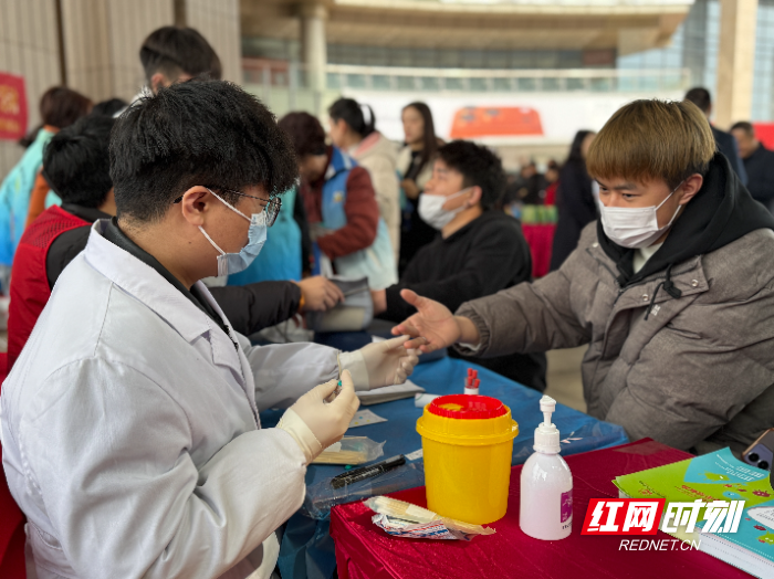 开展便民服务 (2).jpg