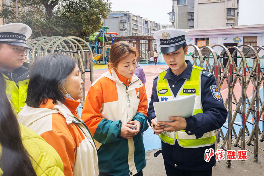 校车1.jpg