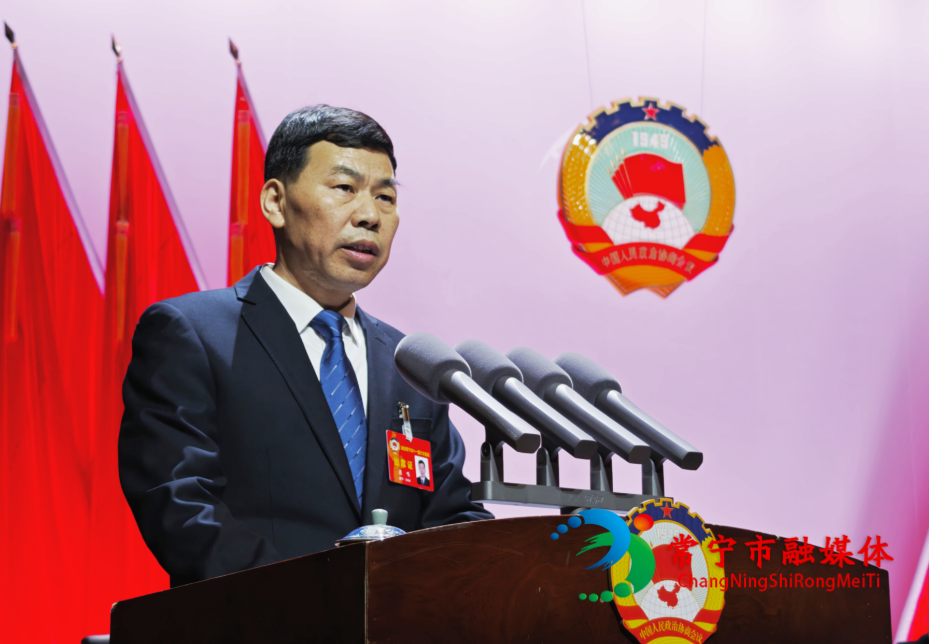 段鸣作报告.jpg 段鸣作报告.jpg