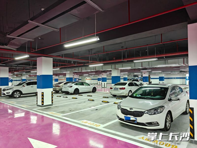 湖南雷锋纪念馆新增338个停车位。