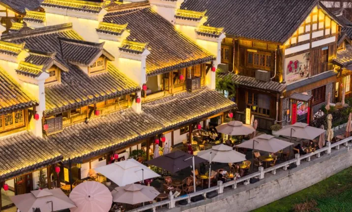 湖南常德：一水柔蓝 烟火两岸