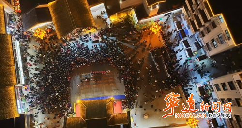 宁远：古街戏韵浓 商圈活力涌3_副本500.png