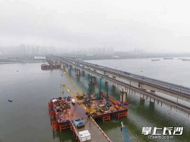 春节假期，项目部建设者们毅然放弃假期，全员坚守施工一线。