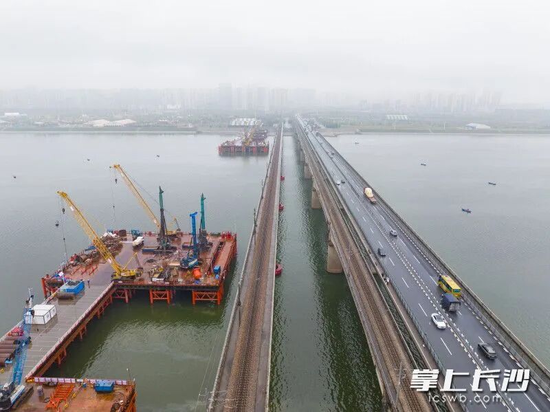 137号墩桩基历时54天高效完工，工期比预计提前44天。138号墩桩基施工正稳步推进，预计今年4月中旬可完成全部浇筑工作，工期也比预计大幅提前。