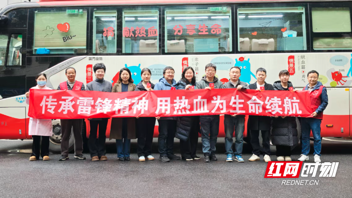 合影.jpg 合影.jpg