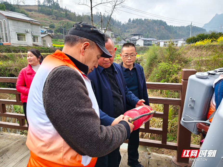 2041173e34698d47b397fd4e2d3cb02b.jpg 2041173e34698d47b397fd4e2d3cb02b.jpg