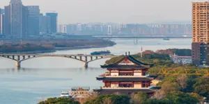 从杜甫江阁，慢读老城烟火