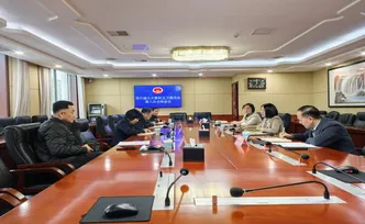 市六届人大教科文卫委第八次全体会议召开