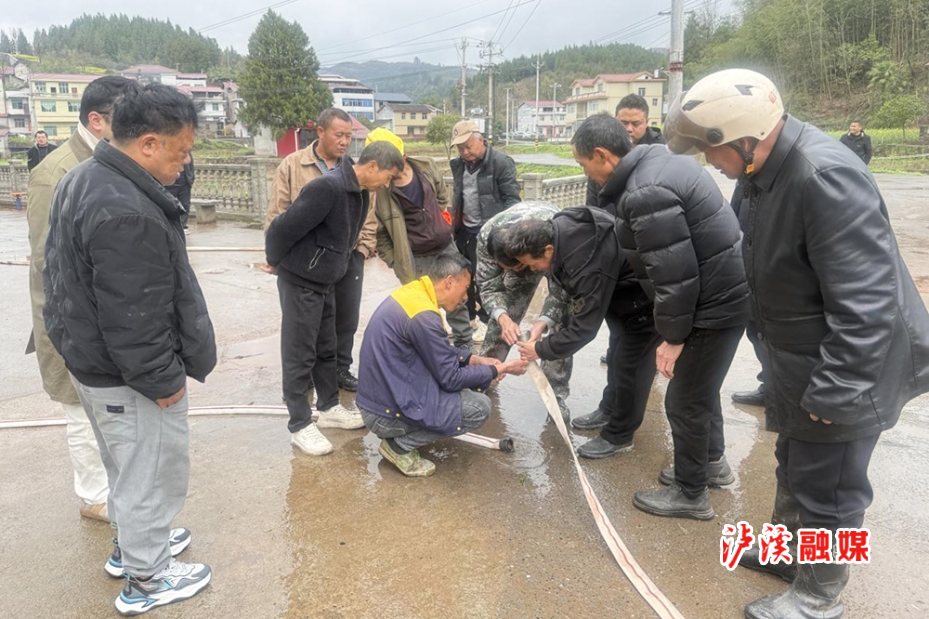 石榴坪乡应急演练.jpg 石榴坪乡应急演练.jpg