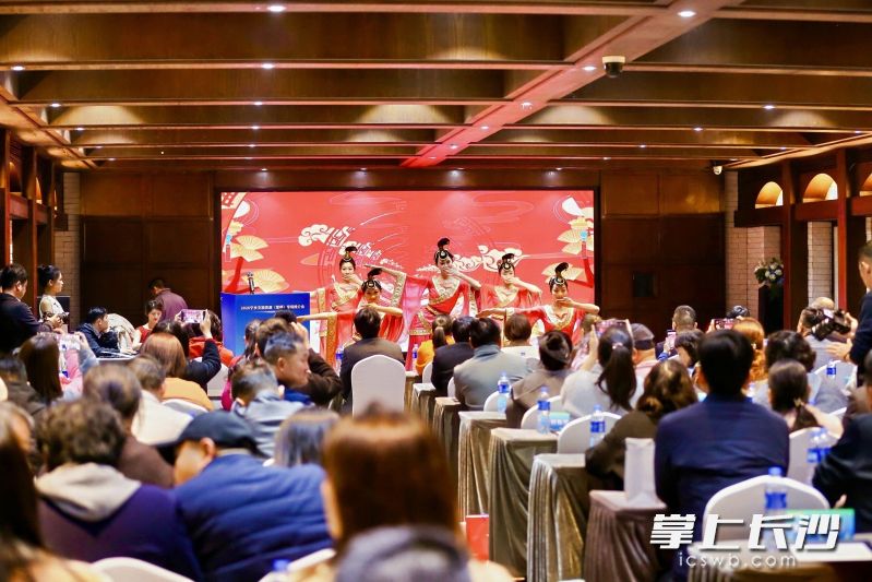 3月27日,“五彩宁乡·长来常往”2026宁乡文旅资源(常德)专场推介会火热启幕。 均为宁乡市文旅广体局供图 3月27日,“五彩宁乡·长来常往”2026宁乡文旅资源(常德)专场推介会火热启幕。 均为宁乡市文旅广体局供图