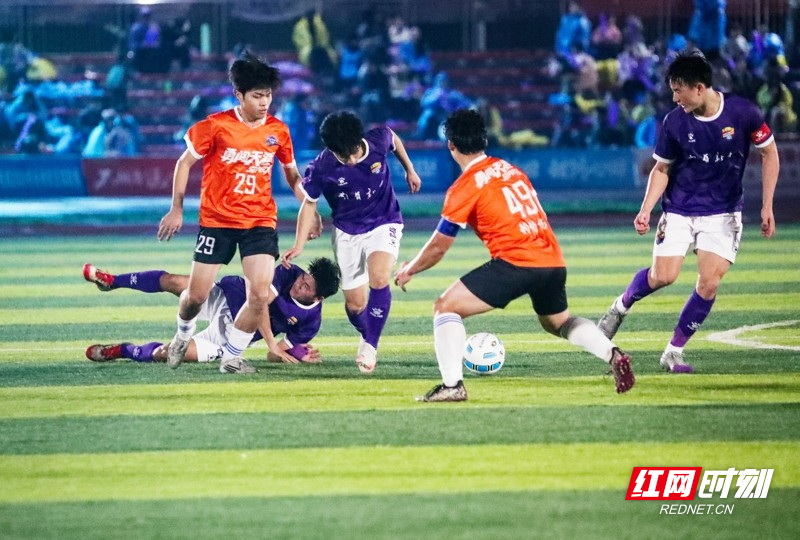 湖南永州:“永超”第二轮比赛 南有新田队主场4比0战胜冷水滩勇闯天涯队04_.jpg