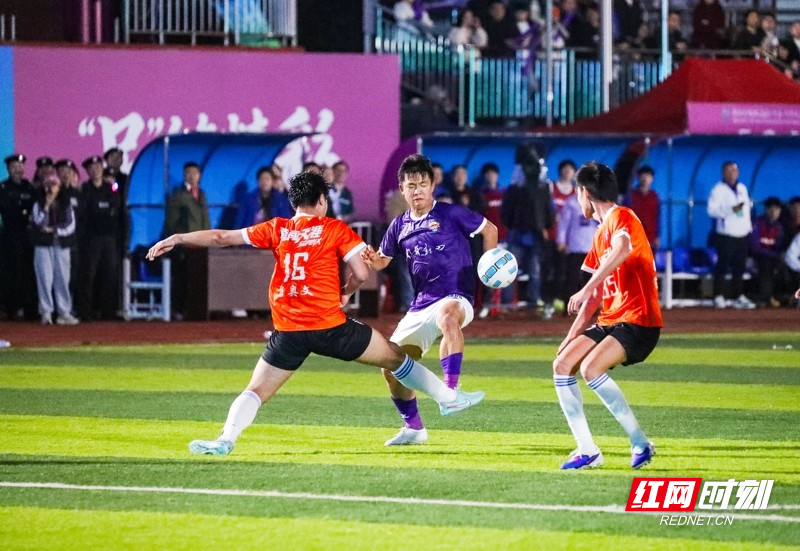 湖南永州:“永超”第二轮比赛 南有新田队主场4比0战胜冷水滩勇闯天涯队05_.jpg