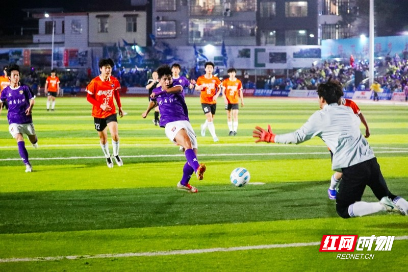 湖南永州:“永超”第二轮比赛 南有新田队主场4比0战胜冷水滩勇闯天涯队06_.jpg
