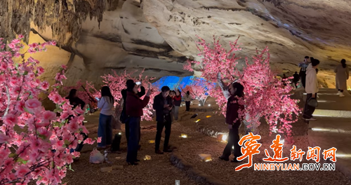 宁远：春日文旅热 紫霞岩游客旺2_副本500.png