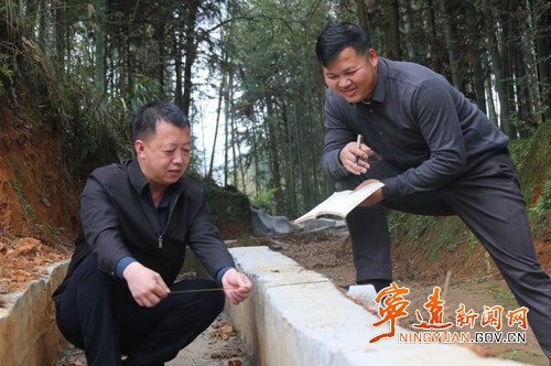 宁远:地灾隐患“微治理”守护群众安全_副本500.jpg 宁远:地灾隐患“微治理”守护群众安全_副本500.jpg