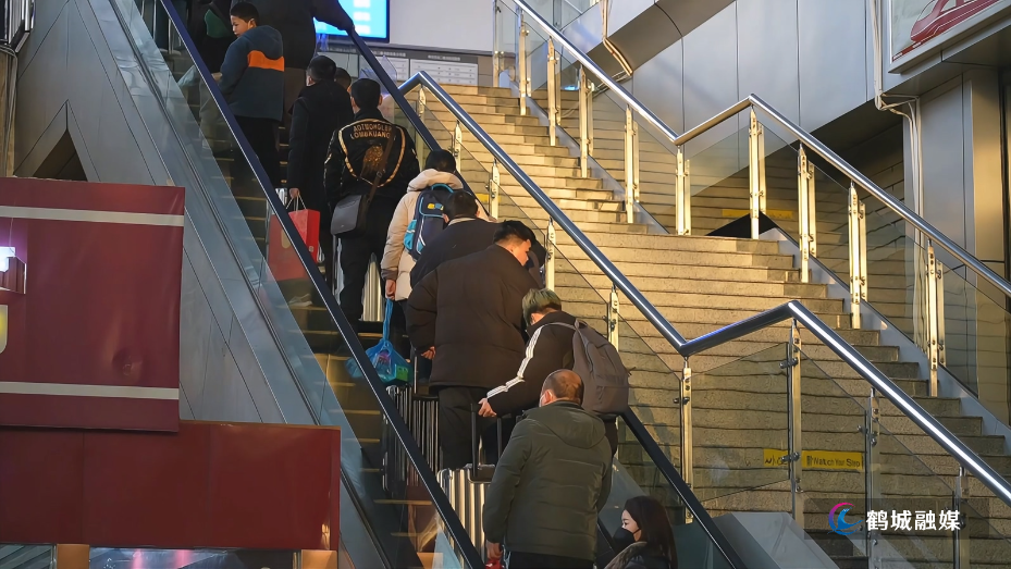 毛克文 铁路火车站.mp4_20260330_154141.061.jpg