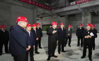 毛伟明调研建设中的湘江创新馆