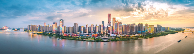 湘江新区以“产城人融合”的实践，让发展落地为群众看得见、摸得着的幸福。