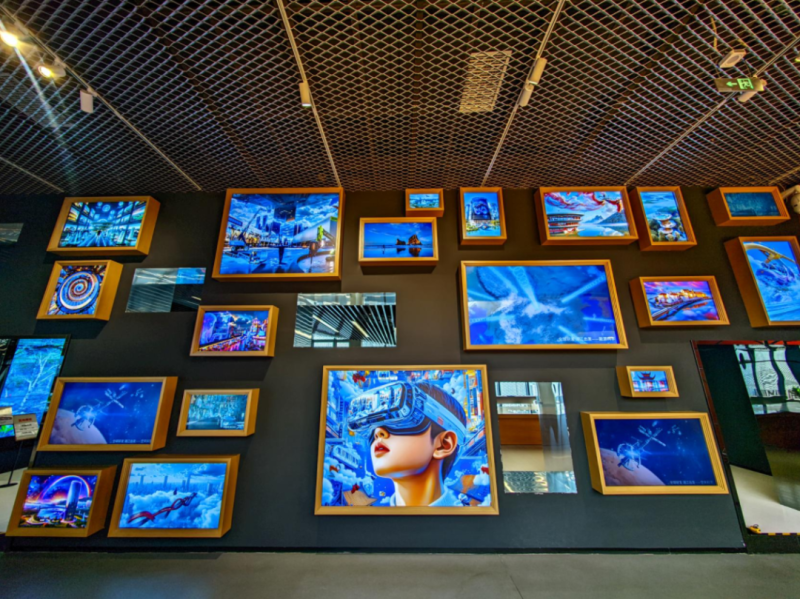 多元展陈不仅编织出璀璨的发展珠链,更凝结成湘江新区向党和人民交出的时代答卷。 多元展陈不仅编织出璀璨的发展珠链,更凝结成湘江新区向党和人民交出的时代答卷。