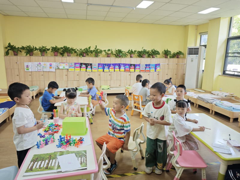 “工位旁”连着“家门口”的托管托育服务在湘江新区的覆盖面越来越广。均为 通讯员 供图