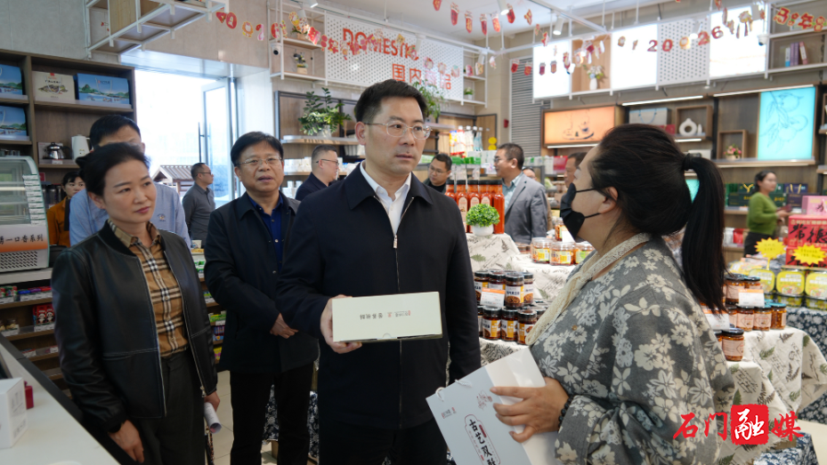 李长春专题调度市民之家项目整改工作2.jpg 李长春专题调度市民之家项目整改工作2.jpg