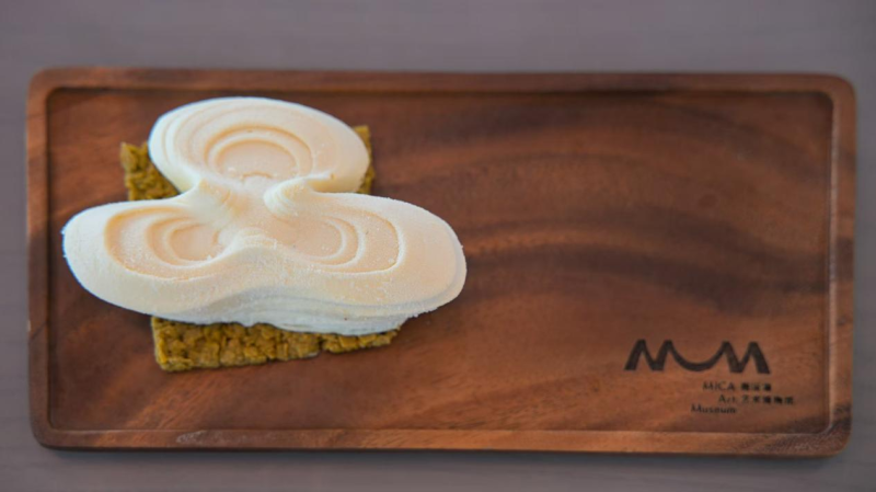 建筑造型的甜品，让人“一口吃掉艺术”。湘江早报全媒体记者 罗钟杰 摄