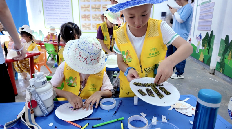 新区总工会持续推动企业开设爱心托管，帮助广大职工解决“后顾之忧”。