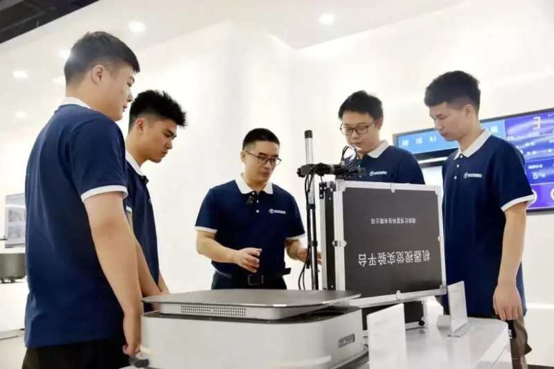 柳枝行动第8期孵化企业睿图智能初创时就得到“柳枝行动”帮扶,现在产品已广泛应用于全国近40个城市。 柳枝行动第8期孵化企业睿图智能初创时就得到“柳枝行动”帮扶,现在产品已广泛应用于全国近40个城市。