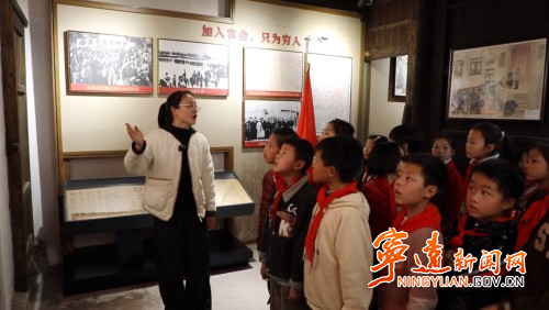 宁远：清明时节祭英烈 红色精神永传承2_副本500.jpg