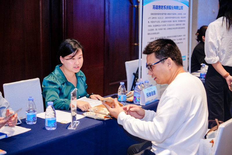 从梧桐山到岳麓山，这条人才通道历经十载春秋，愈发宽广通畅。