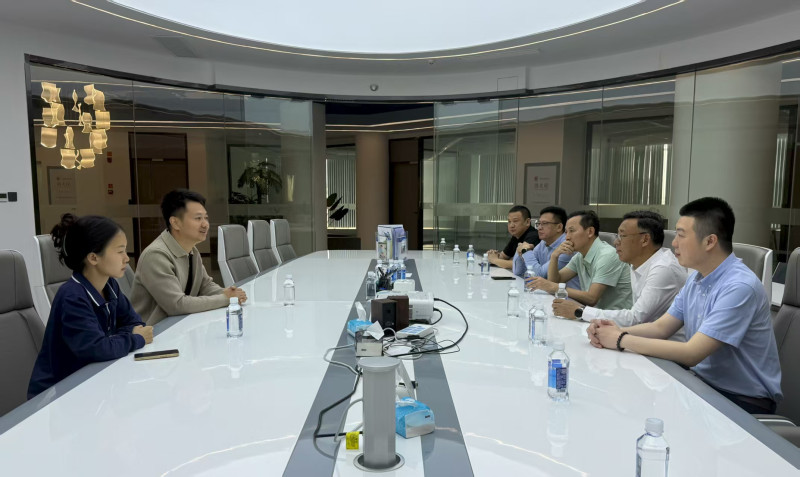 李介圆和他所在的“白衣”招商团队全面对接各地生物医药资源。均为通讯员 供图