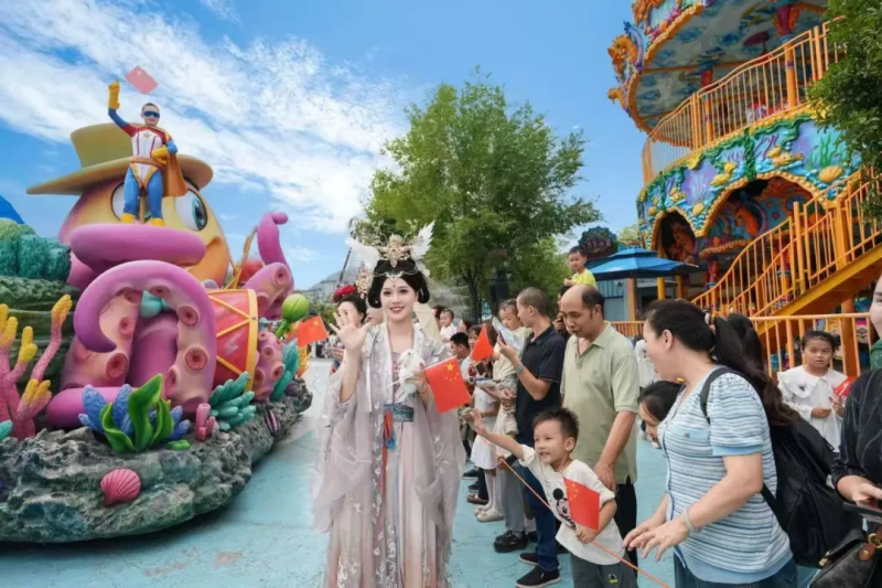 湘江欢乐海洋公园内，国风与欢乐交织。除署名外均为 通讯员 供图
