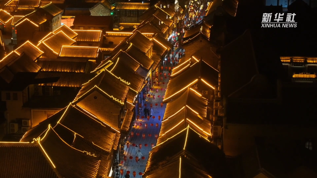 小长假里看中国丨从假日消费 看品质生活新趋势