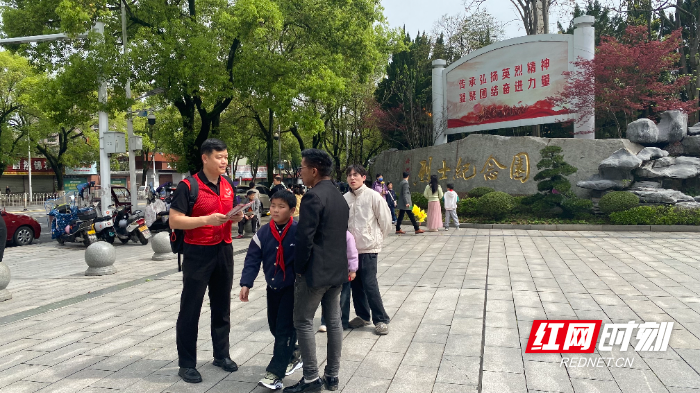 参加志愿服务 (1).jpg