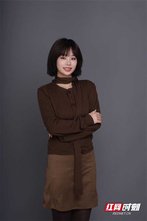 亘爱雷雨荷.jpg 亘爱雷雨荷.jpg