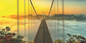 央媒看湖南｜矮寨大桥：云端飞架 天堑变通途